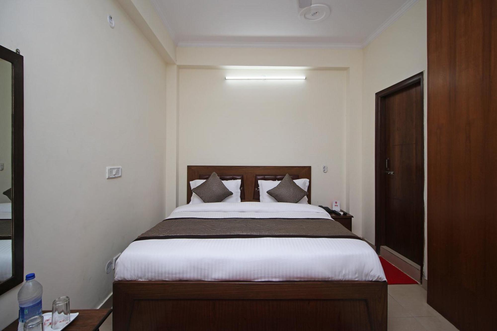 Hotel O Surya Palace New Delhi Exterior photo