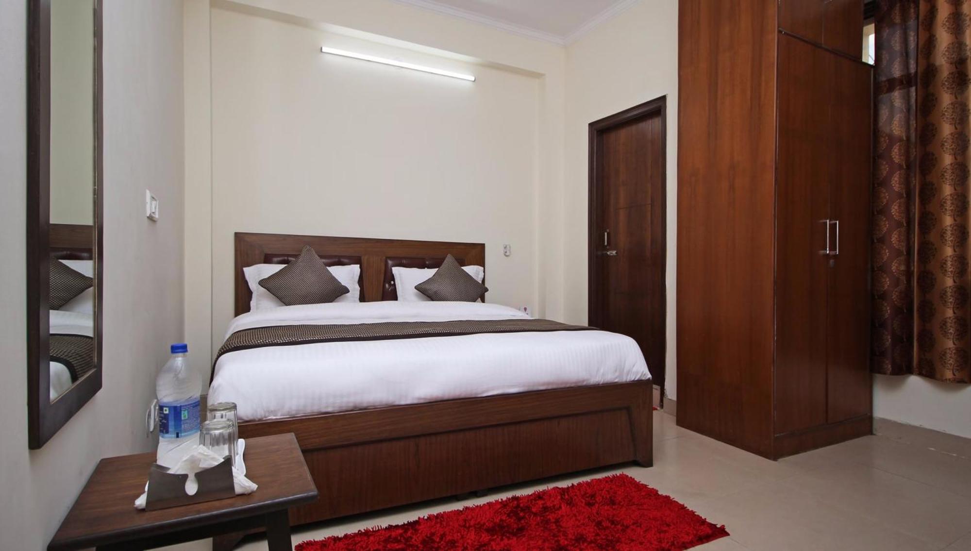 Hotel O Surya Palace New Delhi Exterior photo