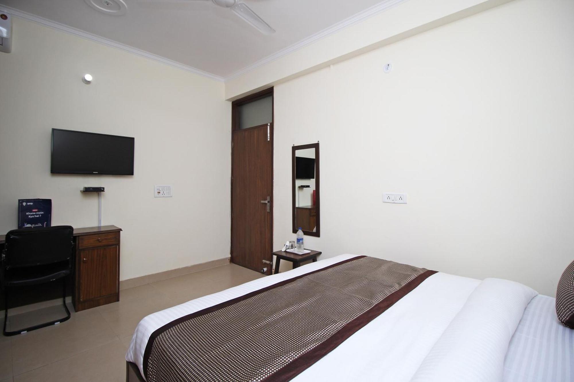 Hotel O Surya Palace New Delhi Exterior photo